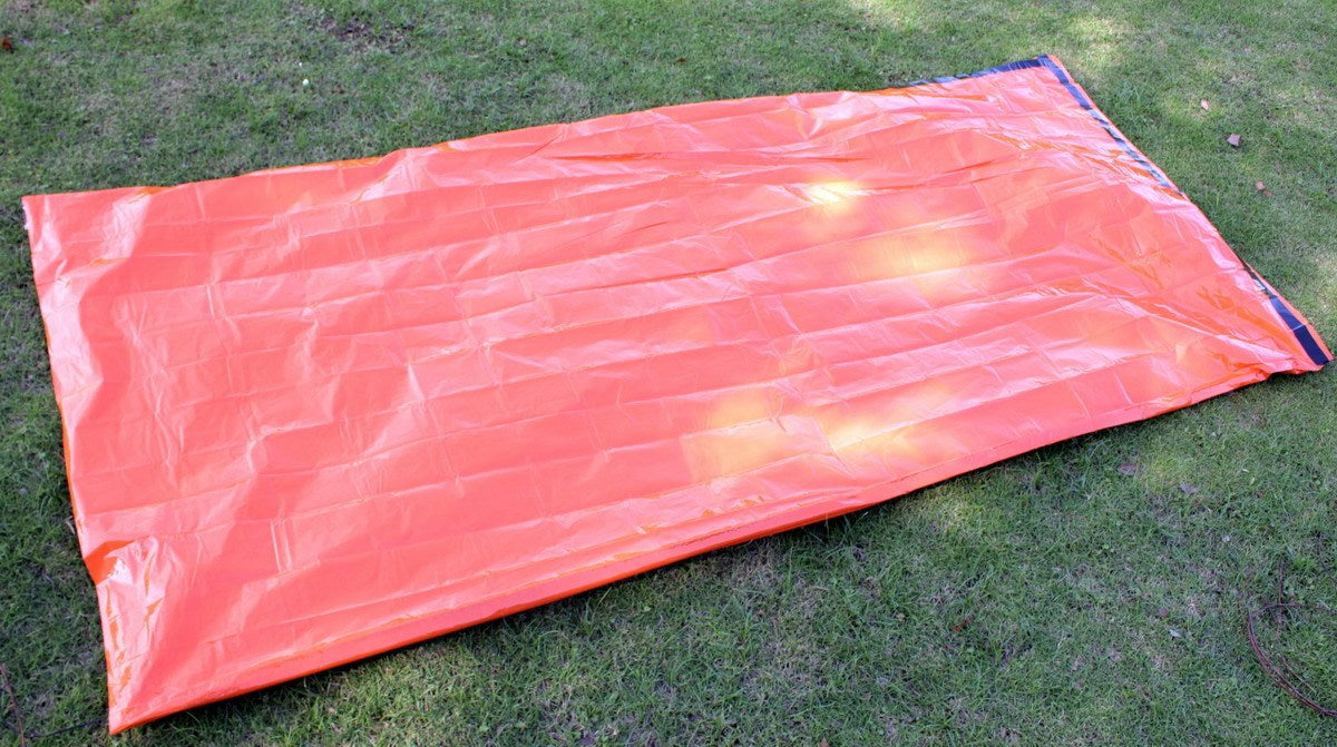 PE Aluminum Film Thermal Insulated and Windproof Emergency Sleeping Bag