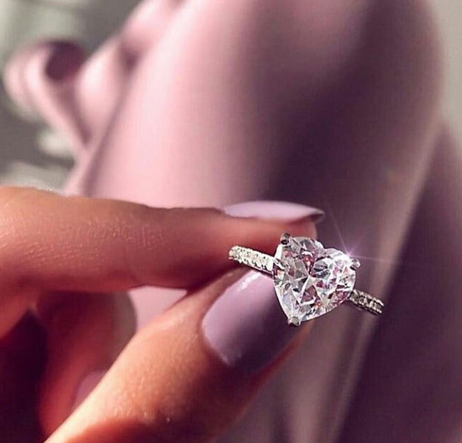 AAA Zircon Heart-Shaped Ring